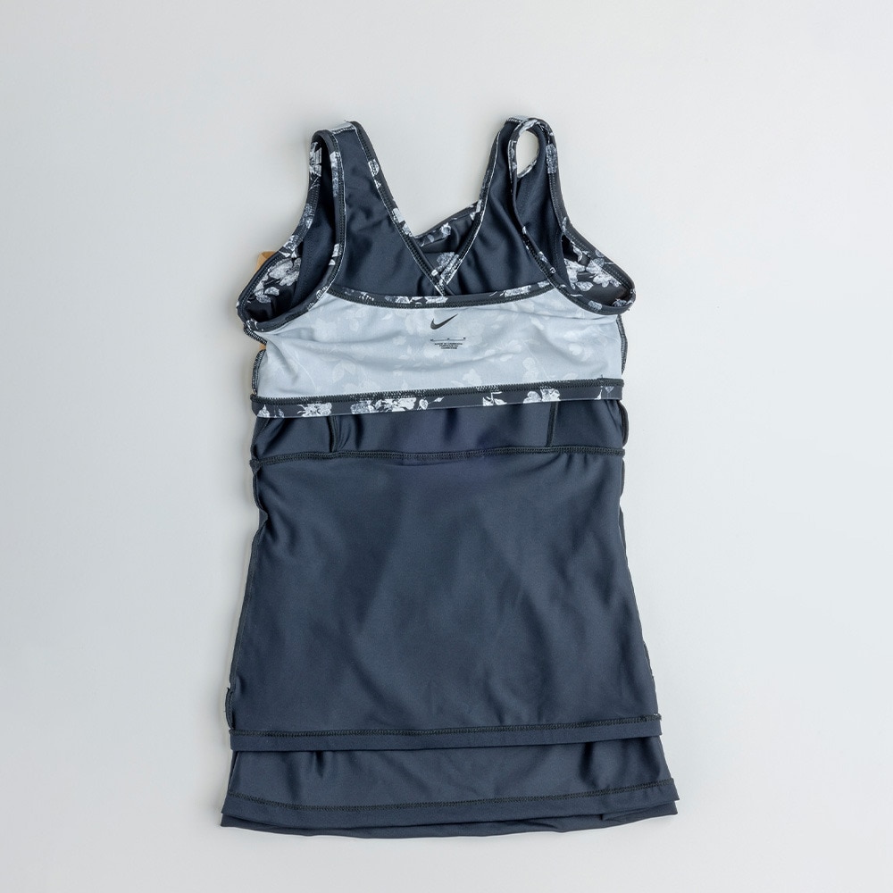 ナイキ（NIKE）（レディース）フィットネス水着 水泳 ふんわりシルエット2in1パンツセパレーツ 上下セット 黒 M-LLサイズ 2993146-009