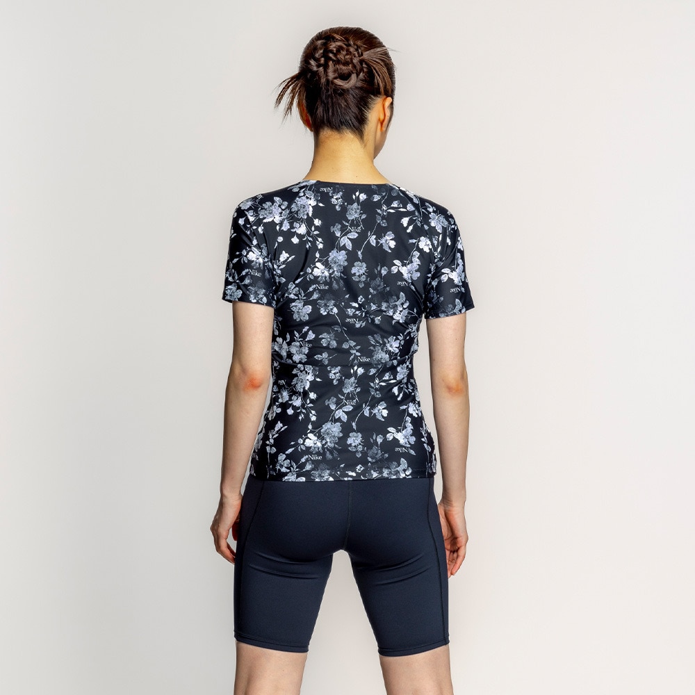 ナイキ（NIKE）（レディース）フィットネス水着 水泳 総柄ジップ付き半袖セパレーツ 上下セット 黒 M-3Lサイズ 2993149-009