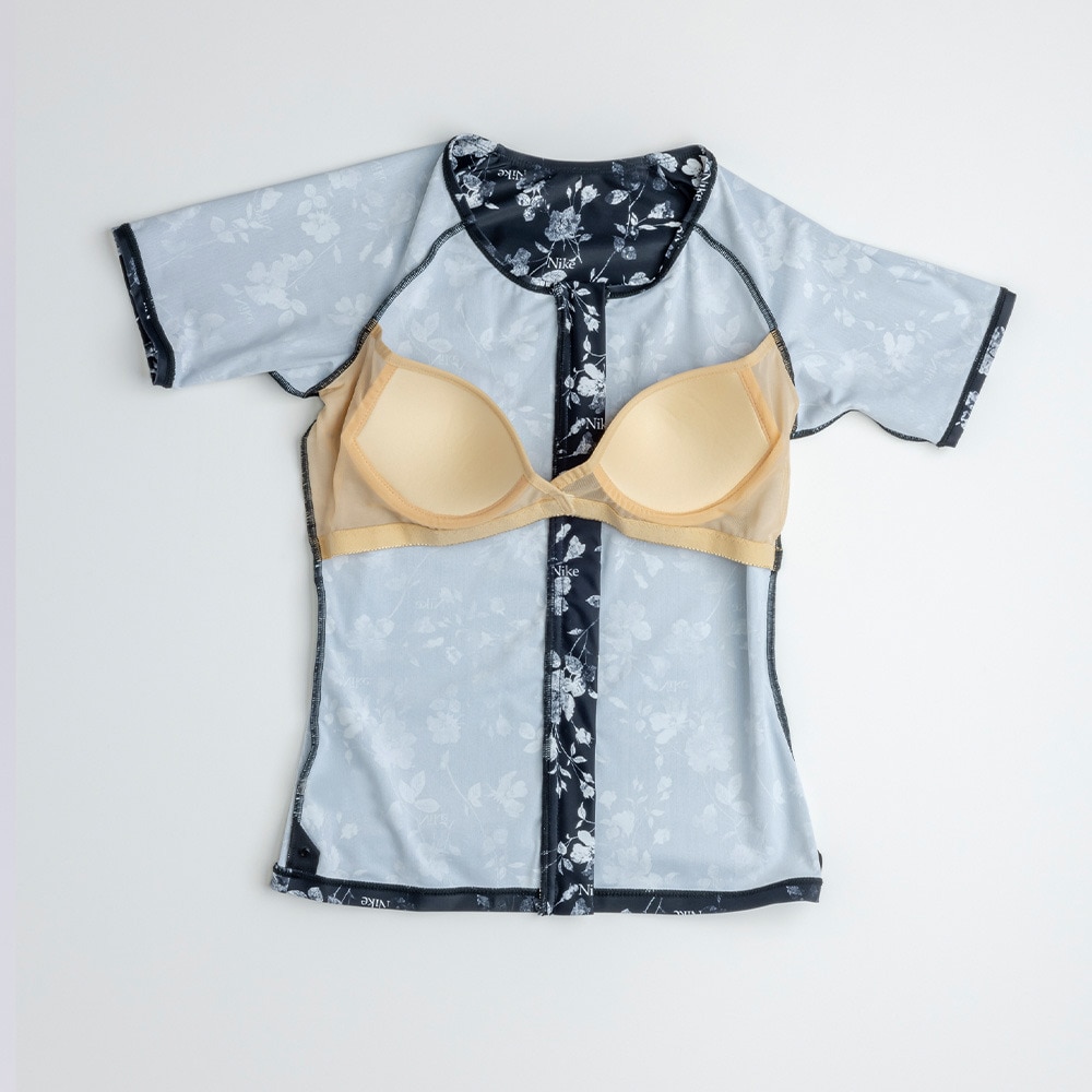 ナイキ（NIKE）（レディース）フィットネス水着 水泳 総柄ジップ付き半袖セパレーツ 上下セット 黒 M-3Lサイズ 2993149-009