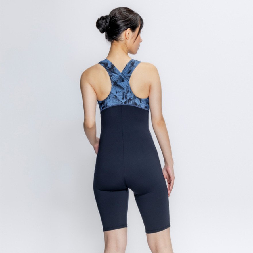 NIKEナイキ　レディース水着　M ナイキ（NIKE）（レディース）水着 レディース 水泳 ジップ付きレッグ