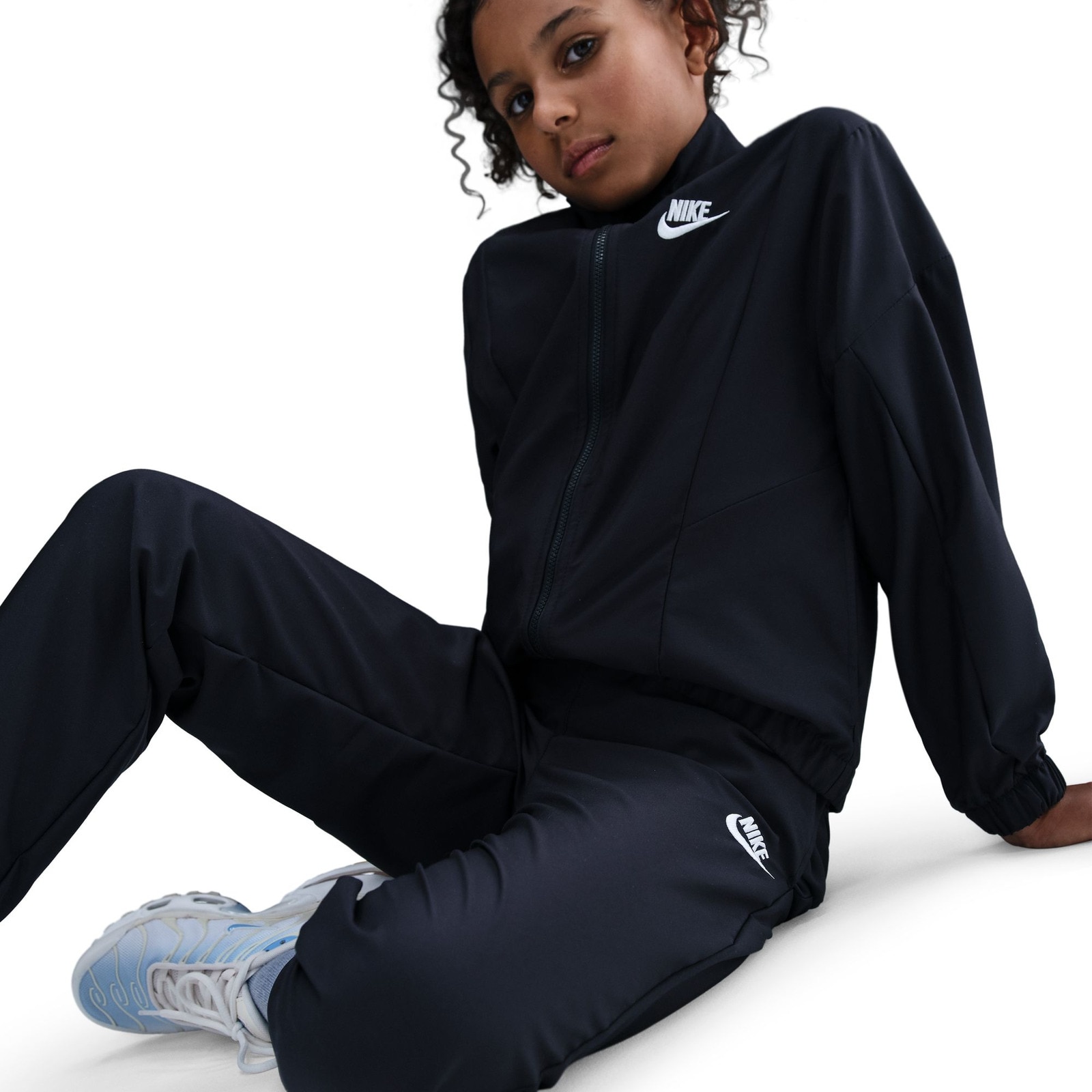 ナイキ（NIKE）（キッズ）ジュニア スポーツウェア ウーブン フルジップ トラックスーツ HQ9314-011