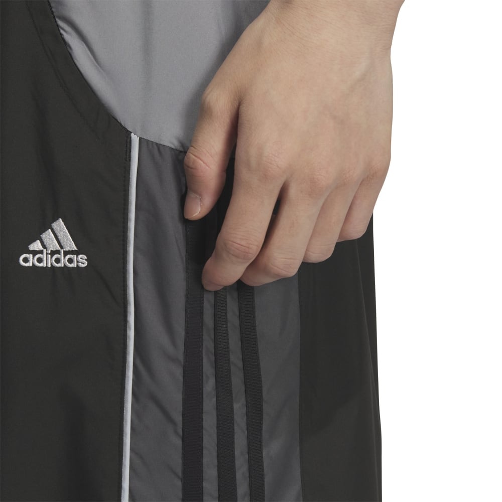 アディダス（adidas）（メンズ、レディース）ビヨンド ザ スリーストライプス ルーズフィット ウーブンパンツ KWX94-JG8582