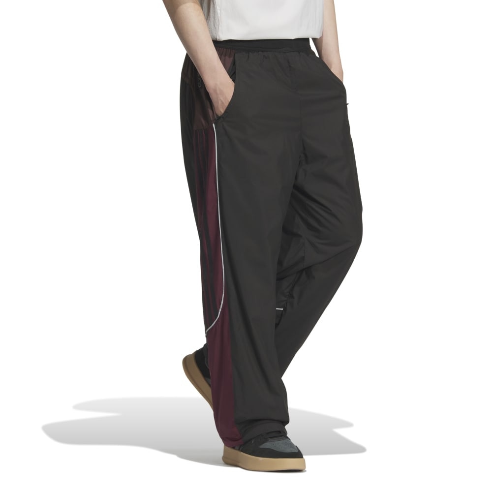 アディダス（adidas）（メンズ、レディース）ビヨンド ザ スリーストライプス ルーズフィット ウーブンパンツ KWX94-JG8583