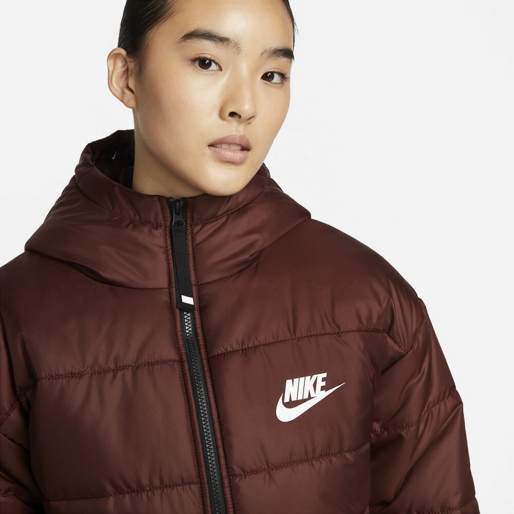 最終価格！【新品】ウィメンズ　NIKE　スポーツウェア クラシック パファー　M