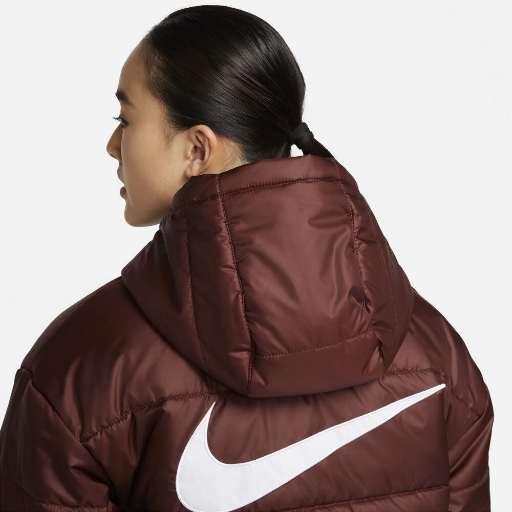 最終価格！【新品】ウィメンズ　NIKE　スポーツウェア クラシック パファー　M