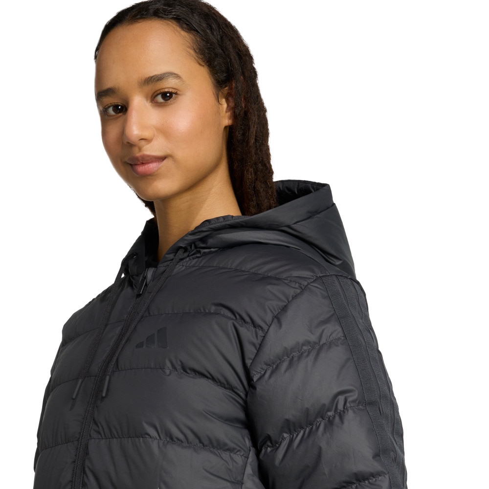 アディダス（adidas）（レディース）エッセンシャル クライマウォーム スリーストライプス ライトダウン フードジャケット KLK19-JM4086