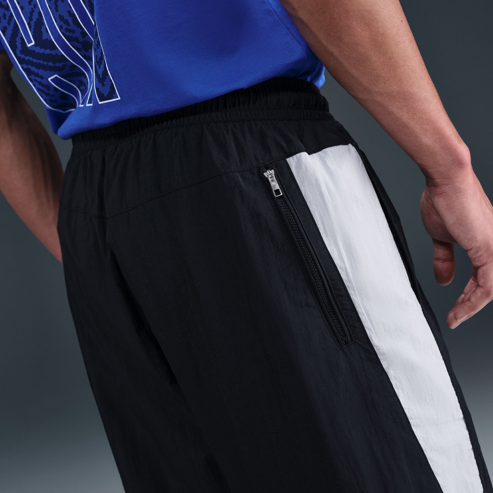 ナイキ（NIKE）（メンズ）エア ウーブン トラック パンツ HV0875-010