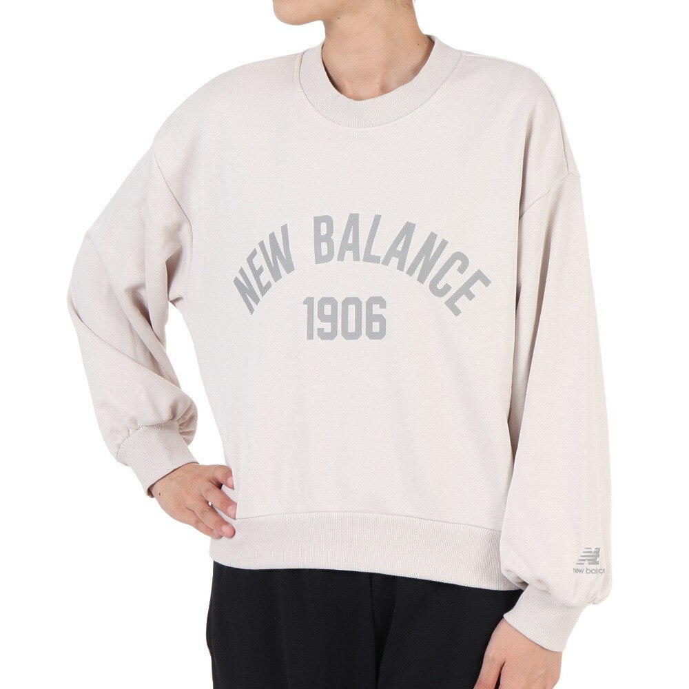 ニューバランス（new balance）（レディース）トレーナー レディース Essentials Varsity スウェットクルーネック WT33553MBM