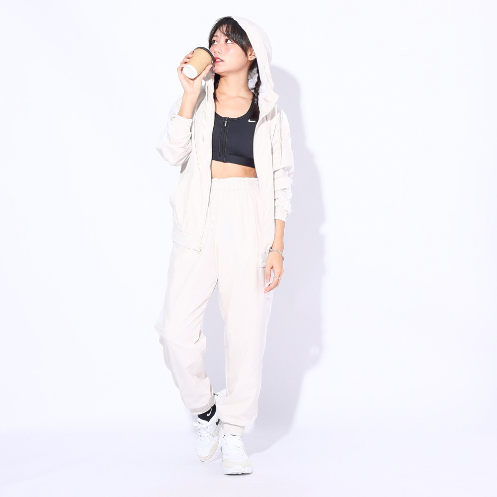 ナイキ（NIKE）（レディース）スポーツウェア クラシック ウーブン UV ミッドライズ ルーズ ジョガーパンツ FV7661-104