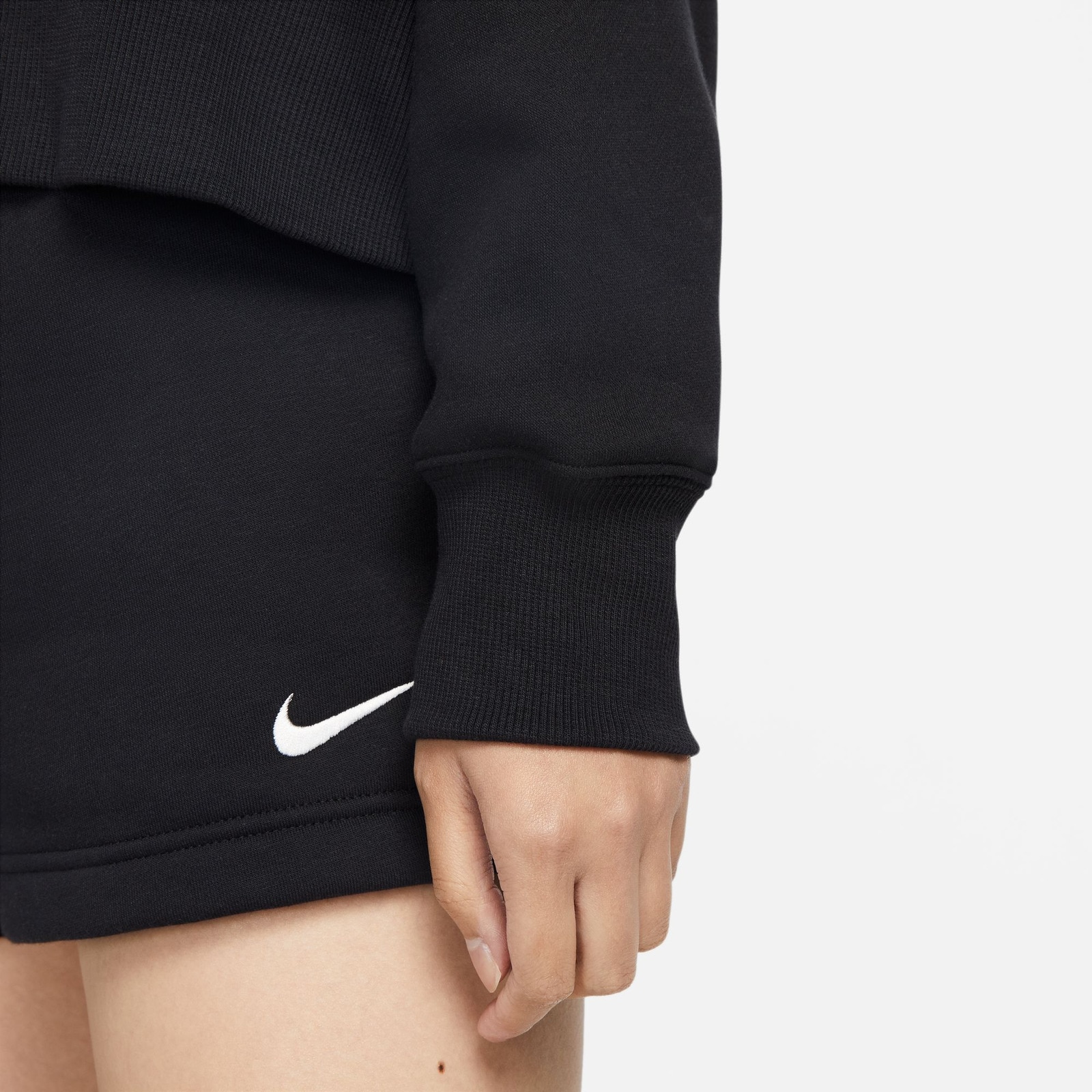 ナイキ（NIKE）（レディース）スポーツウェア フェニックス フリース オーバーオーバーサイズド クルーネック スウェットシャツ DQ5762-010