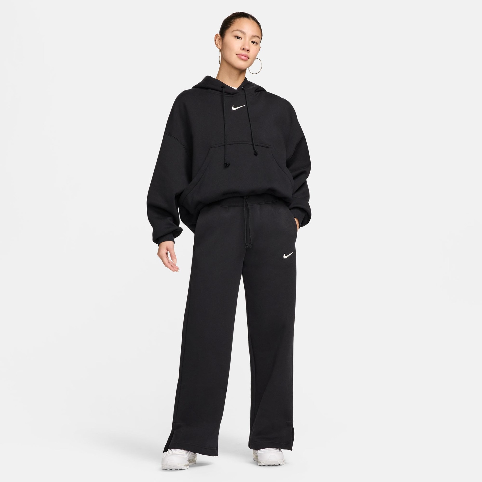 ナイキ（NIKE）（レディース）スポーツウェア フェニックス フリース ハイウエスト ワイドレッグ スウェットパンツ DQ5616-010