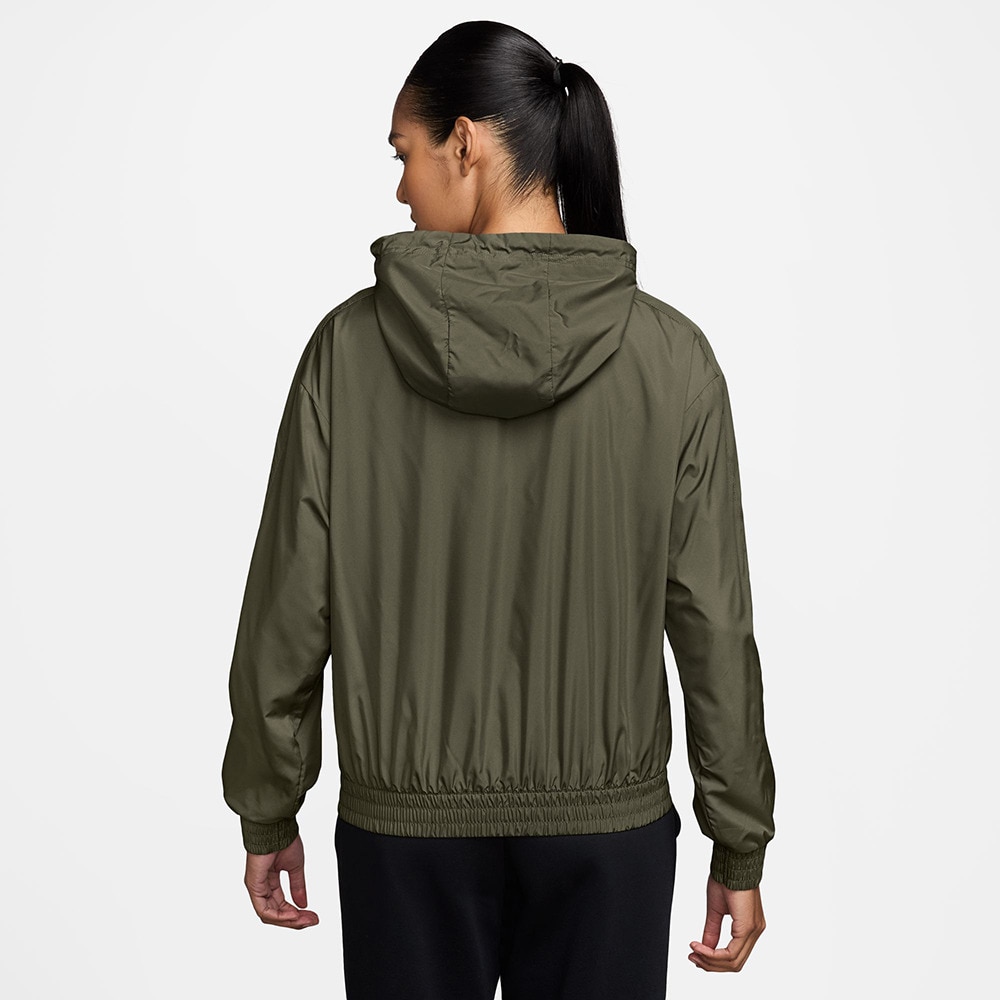 ナイキ（NIKE）（レディース）スポーツウェア クラシック ウーブン ルーズ UV プロテクション フーデッド ジャケット FV6299-222