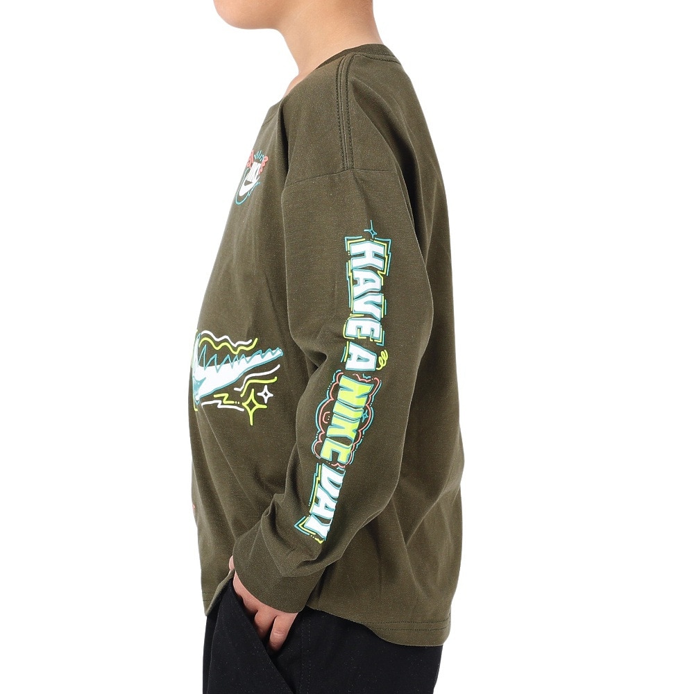 ナイキ（NIKE）（キッズ）ジュニア クルースウェット ART OF PLAY RELAXED 86L109-F84