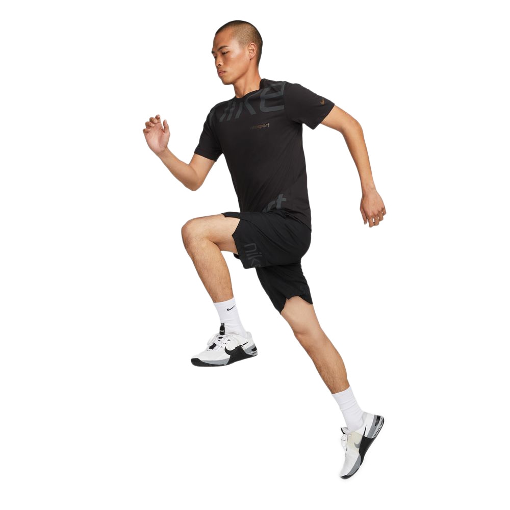 ナイキ（NIKE）（メンズ）Tシャツ 半袖 ドライフィット トレーニング Tシャツ FJ5271-010 ドライフィット 黒 サラリ 快適