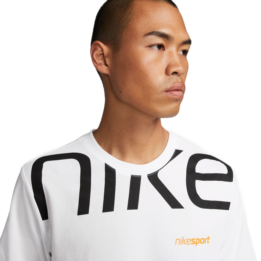 ナイキ（NIKE）（メンズ）Tシャツ 半袖 ドライフィット トレーニング Tシャツ FJ5271-100 ★★★