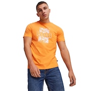 (メンズ)ESS+ パームリゾートグラフィック 半袖Tシャツ 683080 46 ORG