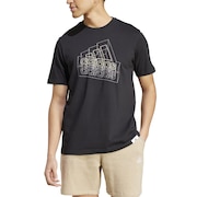 (メンズ)テック バッジ オブ スポーツ グラフィック 半袖Tシャツ JTM00