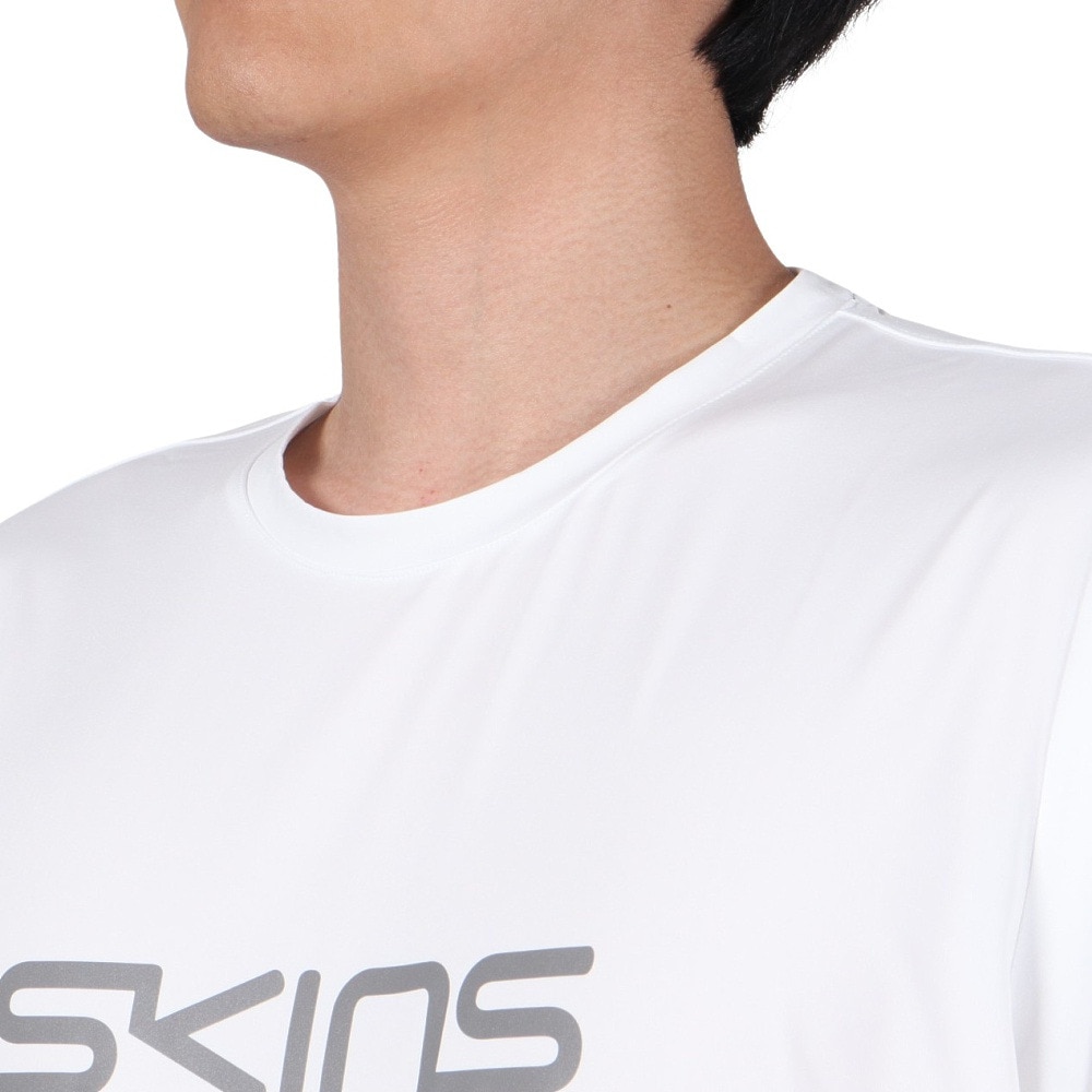 スキンズ（SKINS）（メンズ）ロゴプリント半袖Tシャツ 184-29941-004