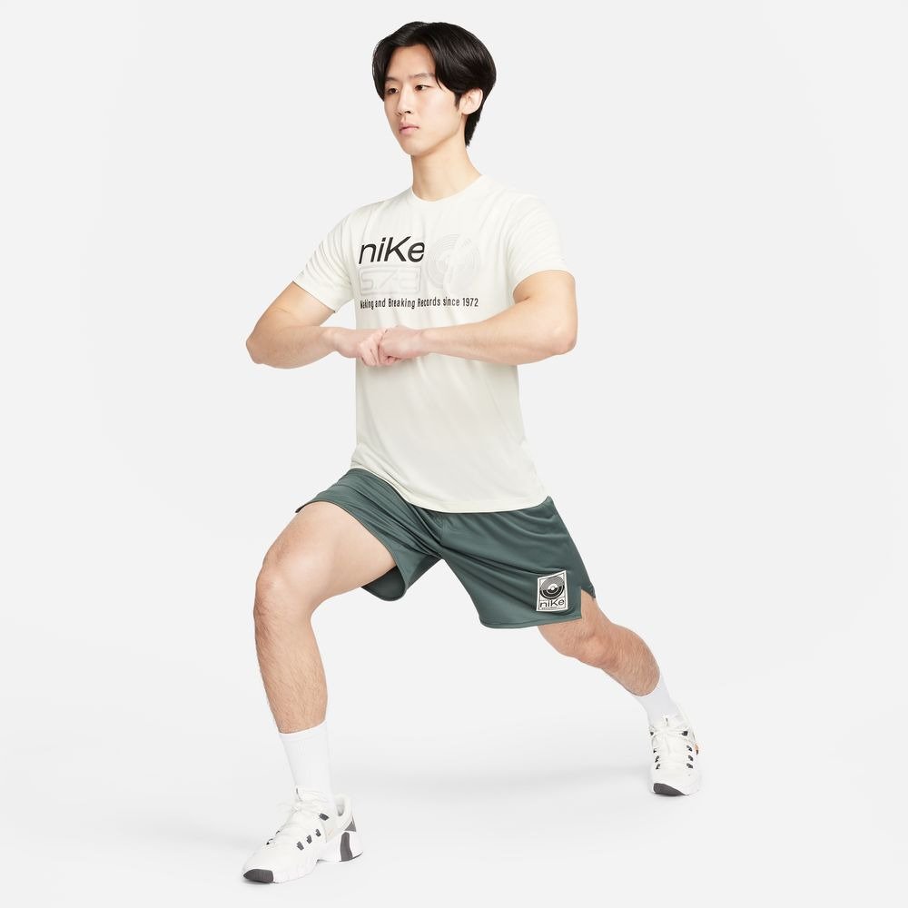 ナイキ（NIKE）（メンズ）AS ドライフィット フィットネス Tシャツ RLGD スタジオ '72 FQ3877-020
