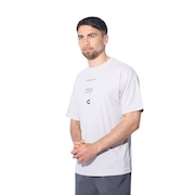 グレー