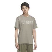 サンドベージュ