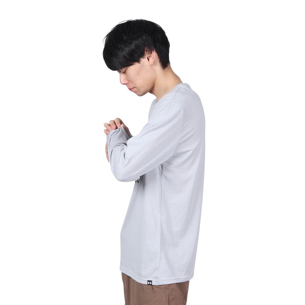 アンダーアーマー（UNDER ARMOUR）（メンズ）長袖Tシャツ プロジェクトロック BRAHMA BULLS 1374847 011