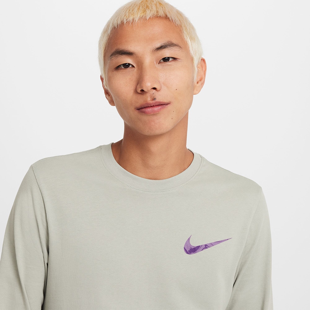 ナイキ（NIKE）（メンズ）スポーツウェア クラブ 長袖Tシャツ FZ7957-370