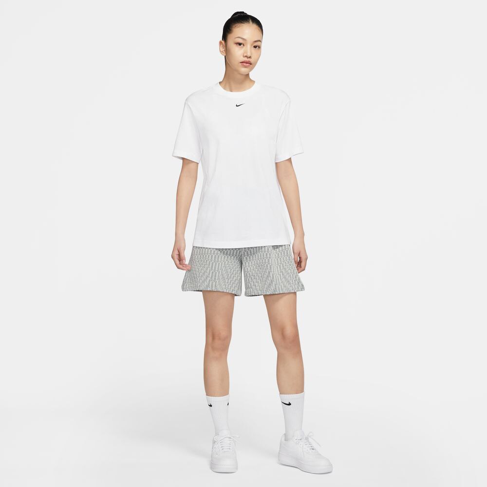 ナイキ（NIKE）（レディース）半袖Tシャツ レディース エッセンシャル Tシャツ DN5698-100