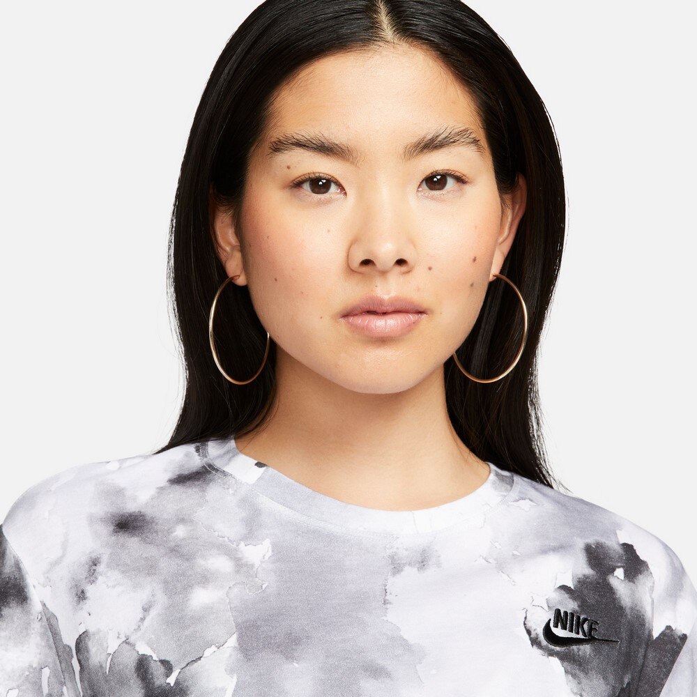 ナイキ（NIKE）（レディース）半袖Tシャツ レディース エッセンシャル FB8104-010