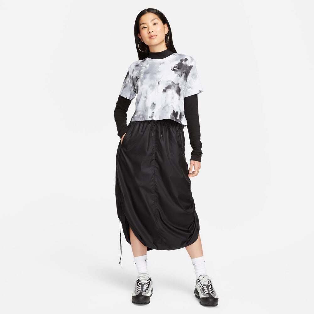 ナイキ（NIKE）（レディース）半袖Tシャツ レディース エッセンシャル FB8104-010