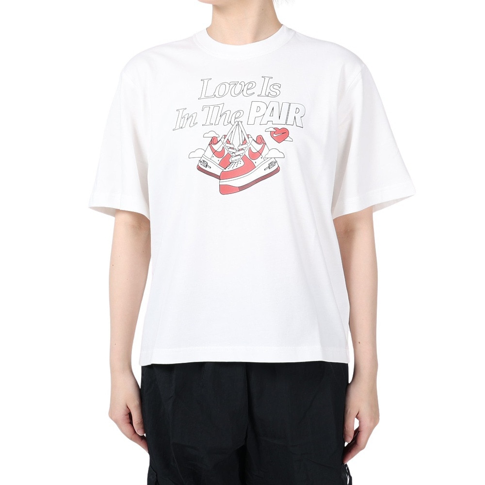 ナイキ（NIKE）（レディース）OC 1 ボクシー VDAY 半袖 Tシャツ FQ8871-100