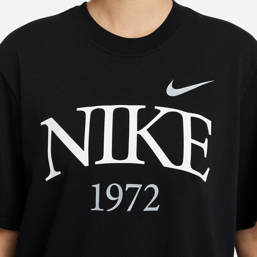 ナイキ（NIKE）（レディース）Tシャツ 半袖 スポーツウェア クラシック 黒 ブラック ボックスシルエット ドロップショルダー FQ6601-010