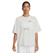 ナイキ（NIKE）（レディース）スポーツウェア クラシック 半袖Tシャツ FQ6601-051