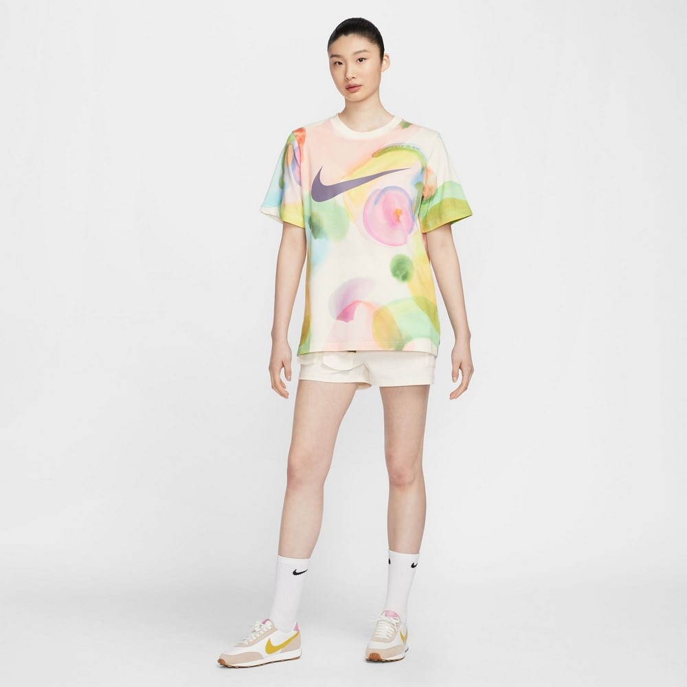 ナイキ（NIKE）（レディース）スポーツウェア エッセンシャル プリンテッド 半袖Tシャツ HF6178-133