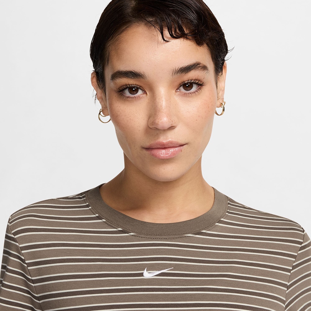 ナイキ（NIKE）（レディース）スポーツウェア チル ニット スリム ストライプド Tシャツ HF9525-233