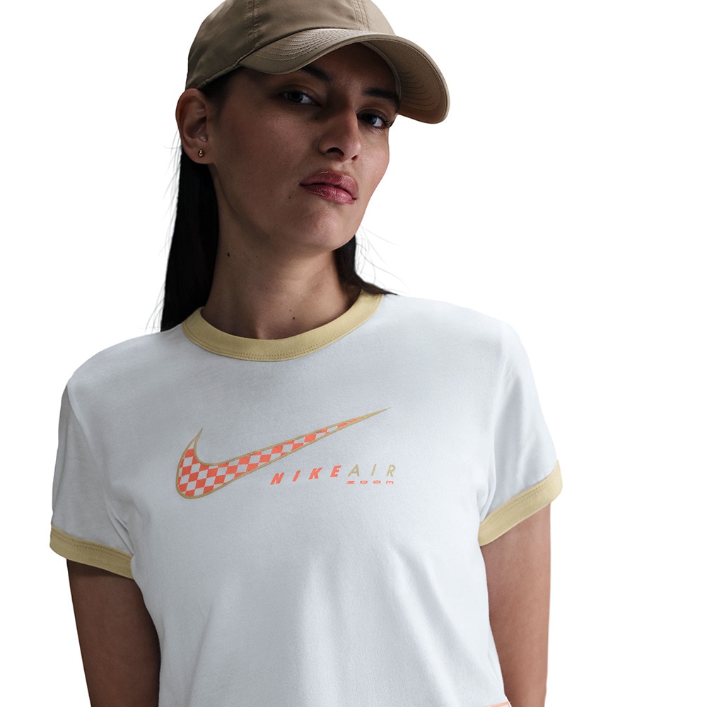 ナイキ（NIKE）（レディース）NSW クラブ MOTO RGR ショートスリーブ Tシャツ HQ1708-100