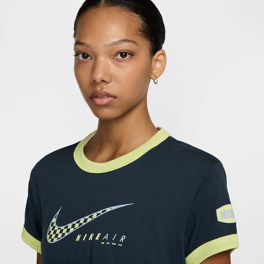 ナイキ（NIKE）（レディース）NSW クラブ MOTO RGR ショートスリーブ Tシャツ HQ1708-478