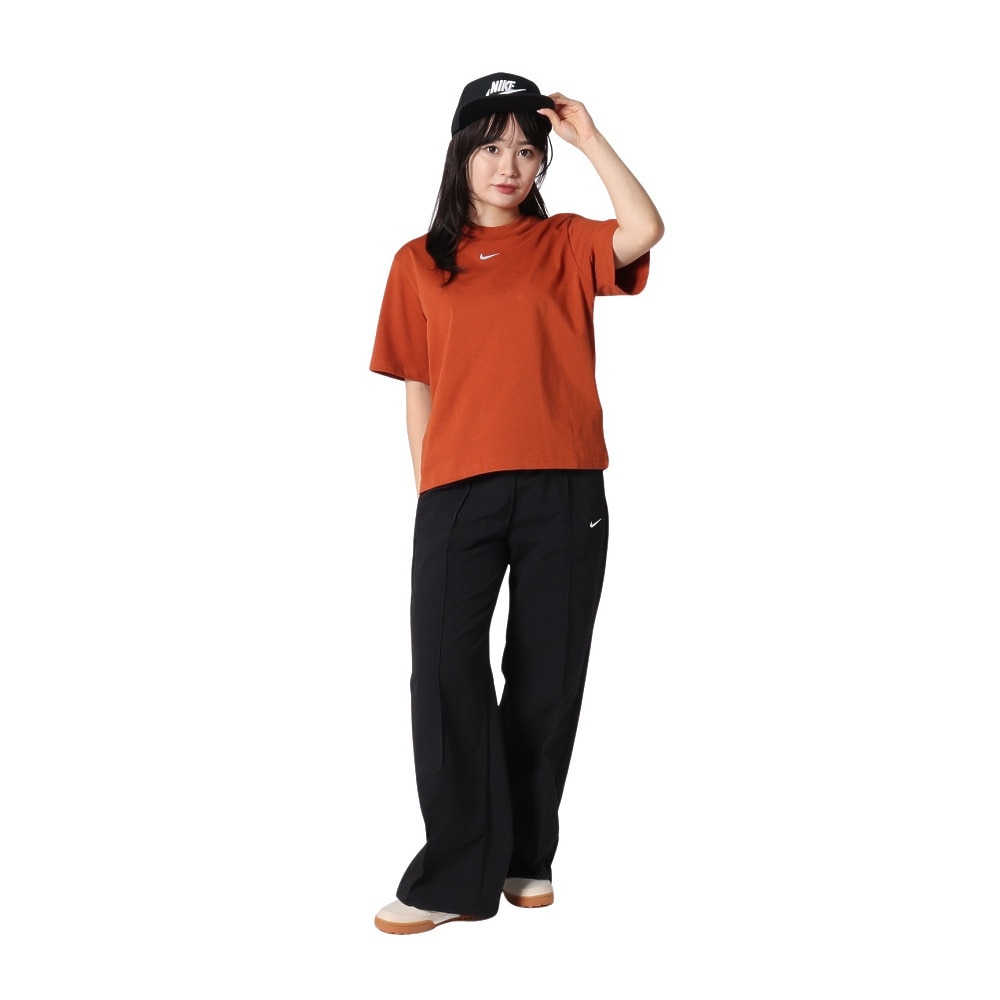 ナイキ(NIKE)(レディース)NSW エッセンシャル ボクシー 半袖 ナイキ(NIKE)(レディース)NSW エッセンシャル ボクシー 半袖