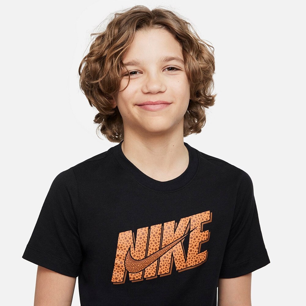 ナイキ（NIKE）（キッズ）YTH NSW コア ブランドマーク 4 半袖Tシャツ DO1825-010