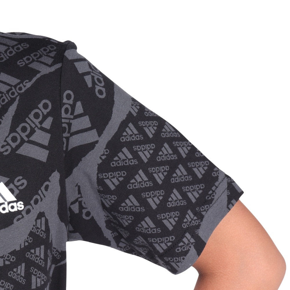 アディダス（adidas）（キッズ）エッセンシャルズ 総柄プリント 半袖Tシャツ KOS11-IQ4108