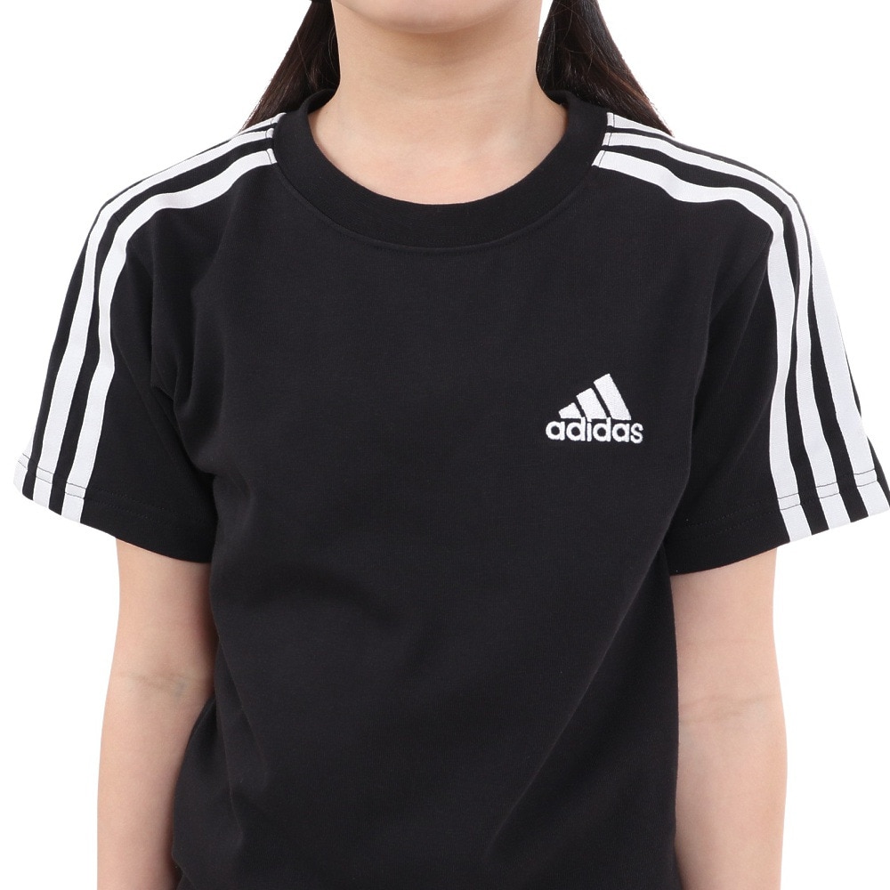 アディダス（adidas）（キッズ）キッズ エッセンシャルズ プラス レギュラーフィット スリーストライプス 半袖Tシャツ KWF30-JE1696