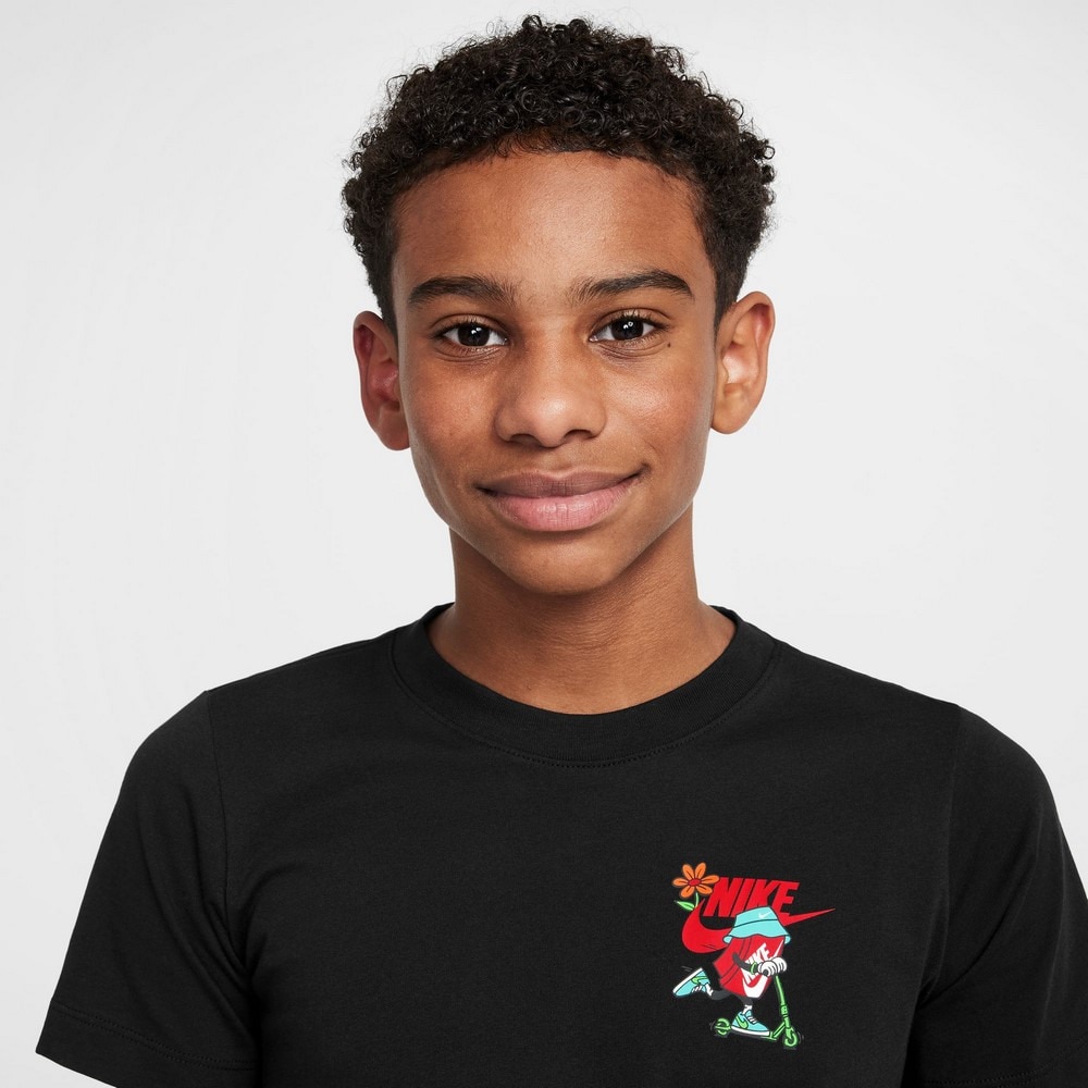 ナイキ（NIKE）（キッズ）ジュニア スポーツウェア 半袖Tシャツ BOXY SCOOTER HQ3239-010