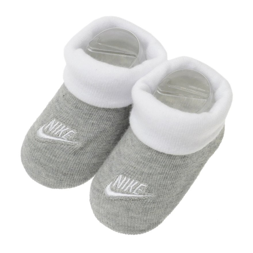 ナイキ（NIKE）（キッズ）ギフトボックス ロンパース・ハット・ソックス 3PC MN0073-042 ※要サイズ確認