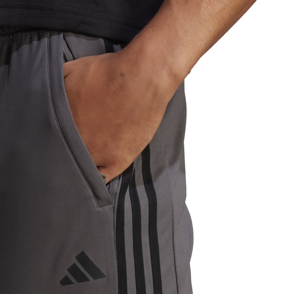 アディダス（adidas）（メンズ）トレイン エッセンシャルズ ピケ スリーストライプス トレーニングショーツ BXH47-IB8245