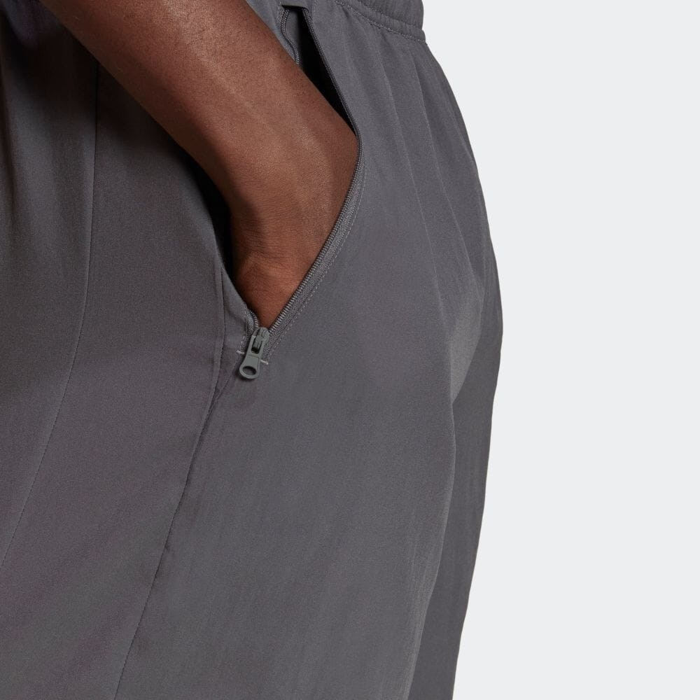 アディダス（adidas）（メンズ）トレイン エッセンシャルズ ウーブントレーニングショーツ QF268-IC6978