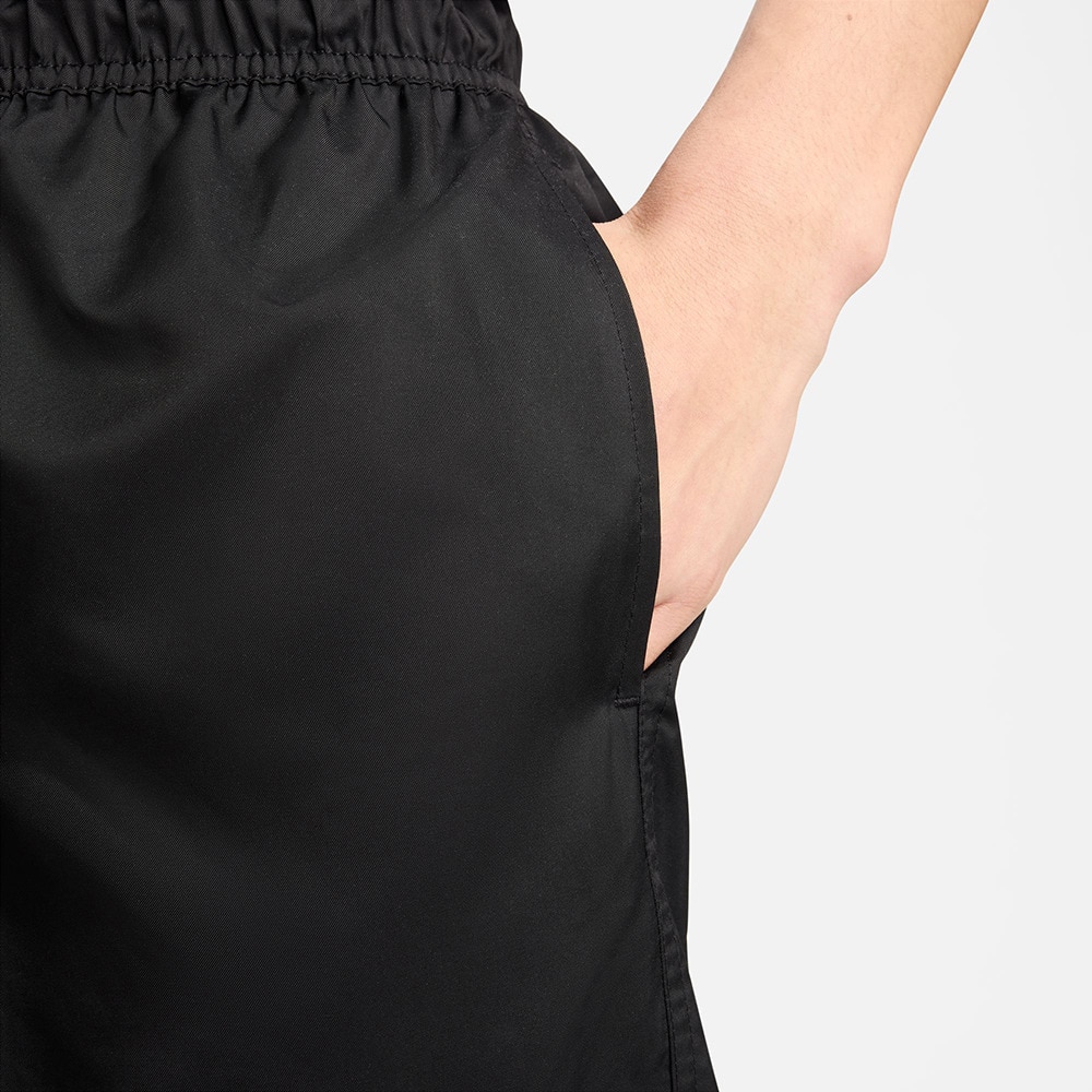 ナイキ（NIKE）（メンズ）ランニング 短パン ハーフパンツ クラブ ウーブン フロー ショートパンツ 黒 ブラック FN3308-010 刺しゅうロゴ