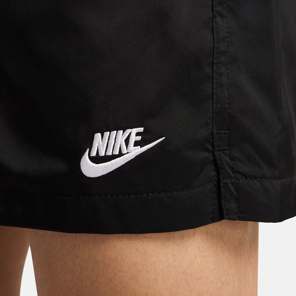 ナイキ（NIKE）（メンズ）ランニング 短パン ハーフパンツ クラブ ウーブン フロー ショートパンツ 黒 ブラック FN3308-010 刺しゅうロゴ