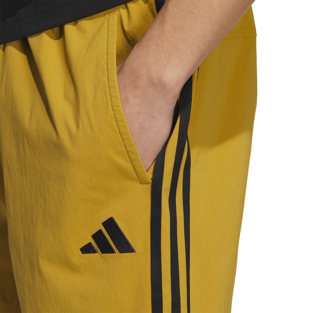 アディダス（adidas）（メンズ）エッセンシャルズ プラス ルーズフィット スリーストライプス ウーブンショーツ JUQ00-JW6991