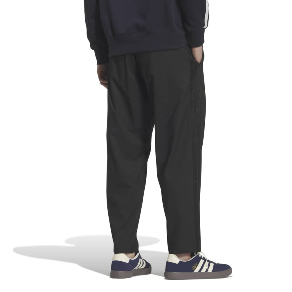 アディダス（adidas）（メンズ）ライト ストレッチ デニム レギュラーフィット テーパードレッグ パンツ VX987-KQ6913