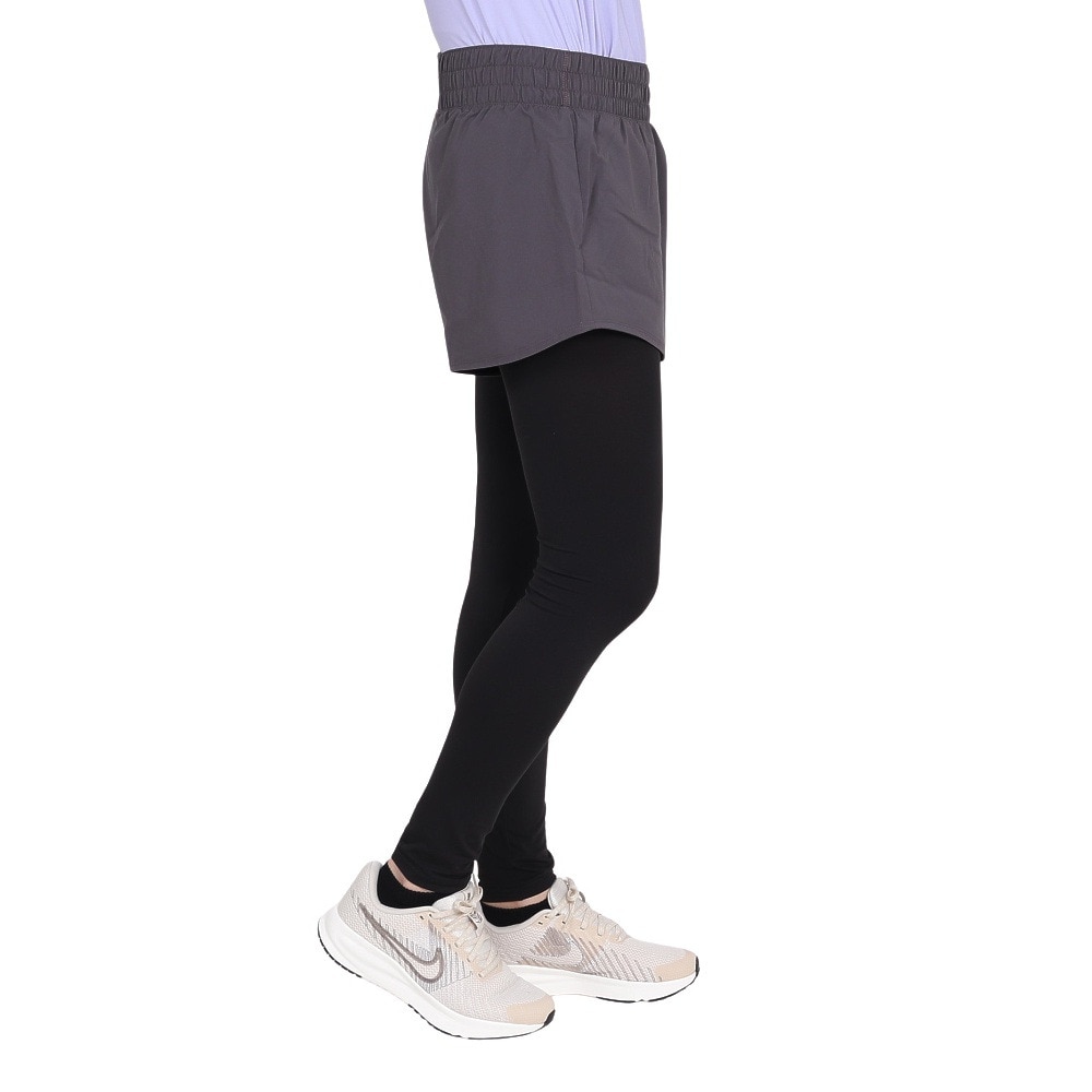 ナイキ（NIKE）（レディース）ドライフィット ワン ミッドライズ 8cm ショートパンツ インナー付き DX6011-036